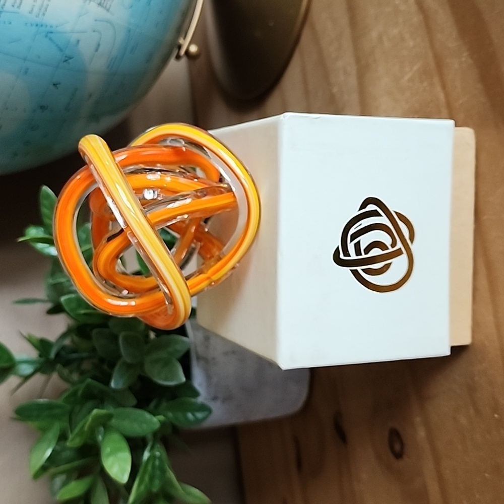 Endless knot infinity glass knot by Green Earth